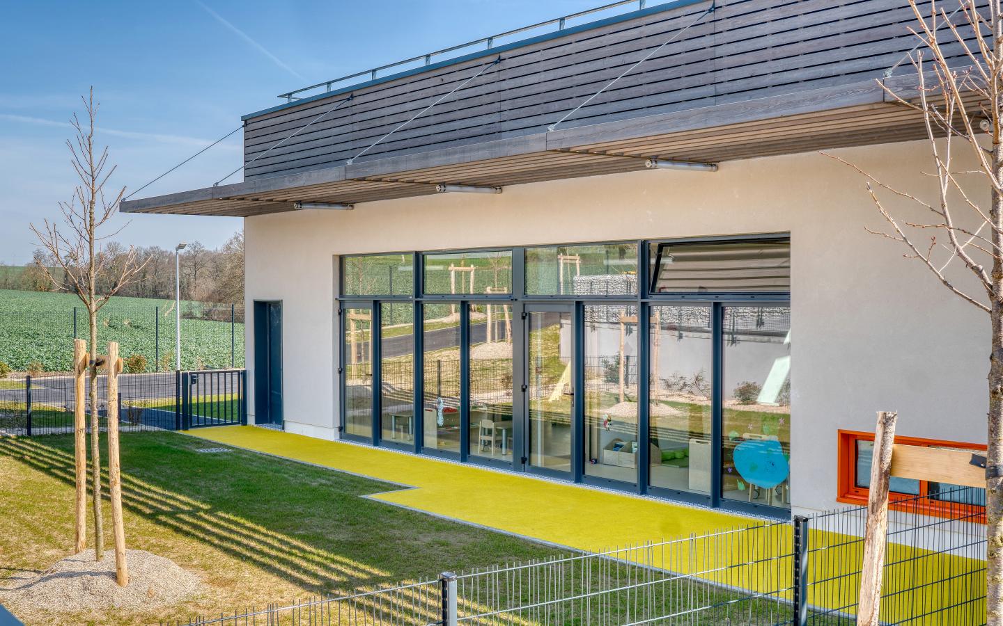 Le Centre de Loisirs, construction neuve à La Ferché Gaucher réalisée avec des menuiseries K-LINE.