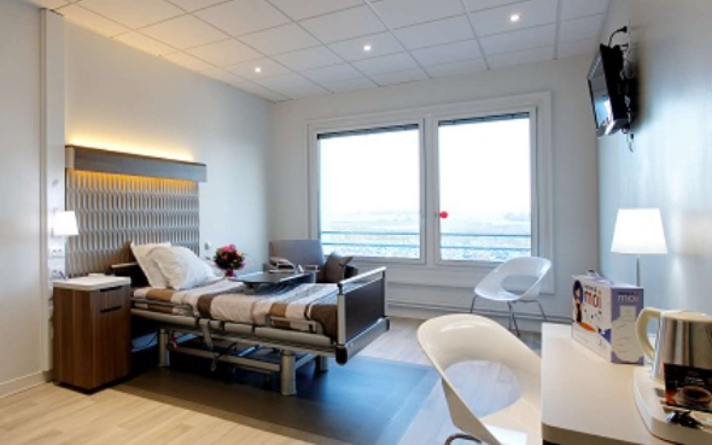 Hôpital privé de l'estuaire, construction neuve au Havre réalisée avec des menuiseries K-LINE.