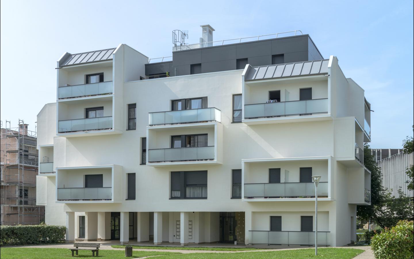Résidence La Pépinière, construction neuve au Plessis Robinson réalisée avec des menuiseries alu K-LINE. 