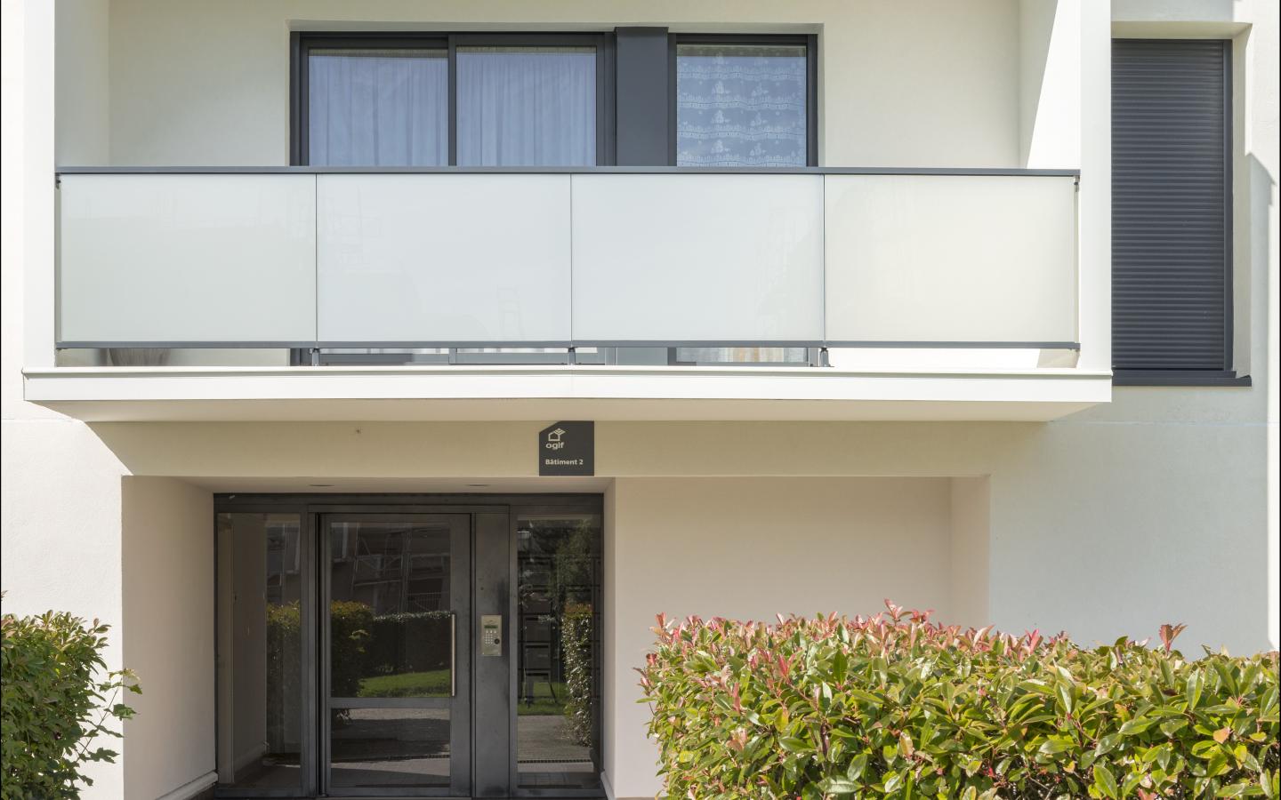 Résidence La Pépinière, construction neuve au Plessis Robinson réalisée avec des menuiseries alu K-LINE. 