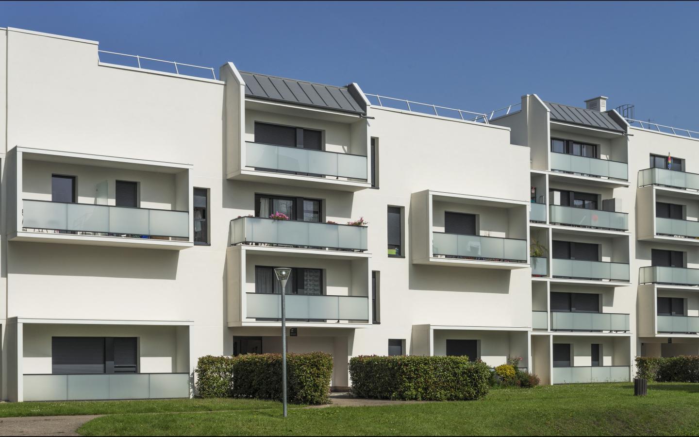 Résidence La Pépinière, construction neuve au Plessis Robinson réalisée avec des menuiseries alu K-LINE. 
