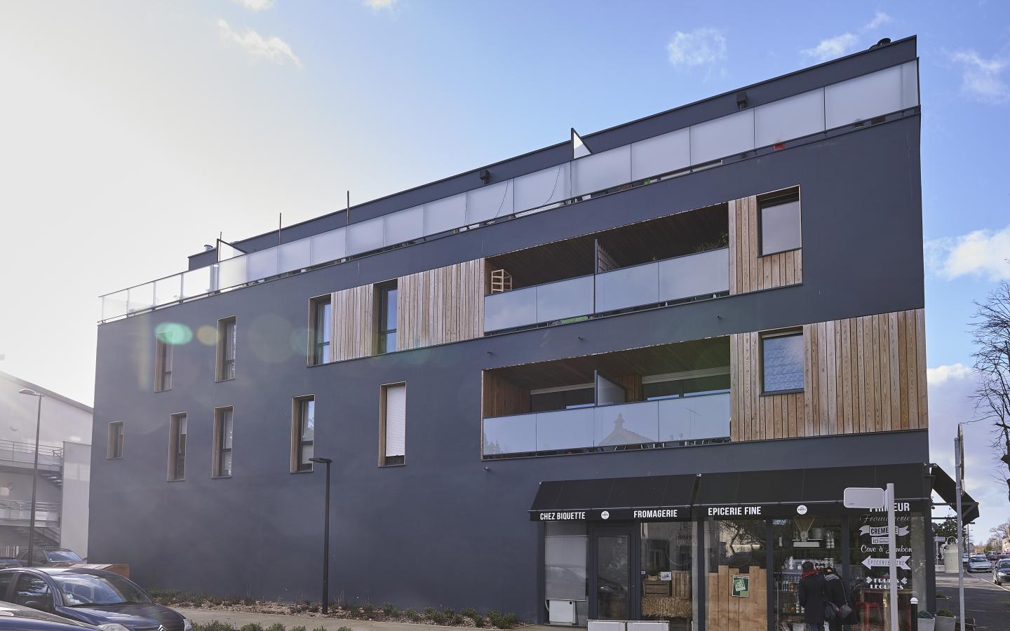 Le Keraban, la carosserie, construction neuve à Nantes réalisée avec des menuiseries alu K-LINE. 