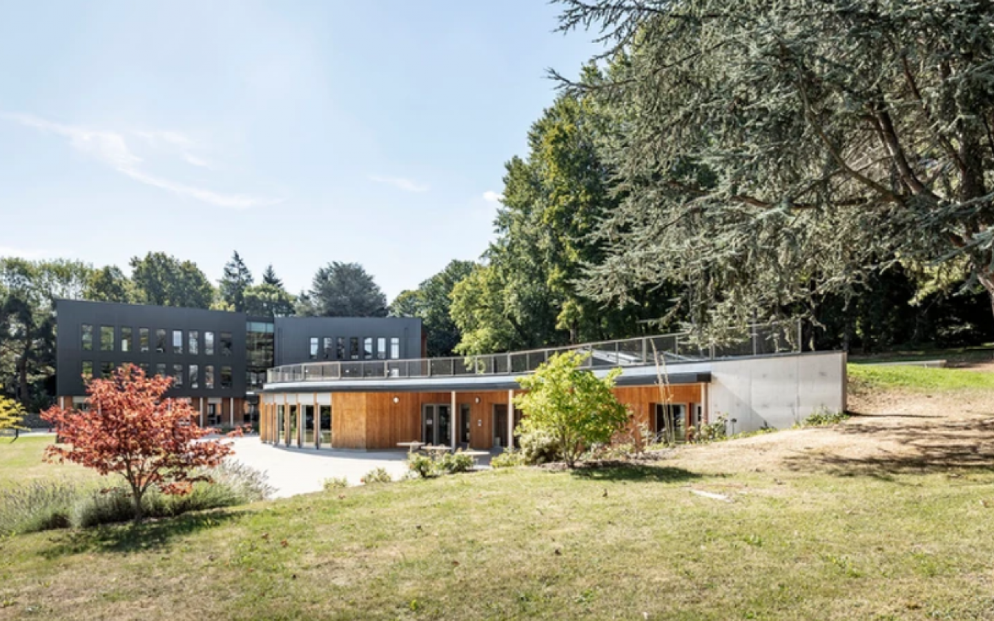 Vygon, construction neuve à Ecouen réalisée avec des menuiseries alu K-LINE.