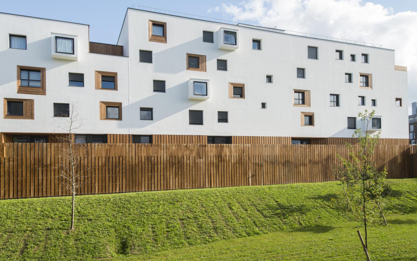 Le Ruban de la Chezine, construction neuve à Nantes réalisée avec des menuiseries alu K-LINE. 