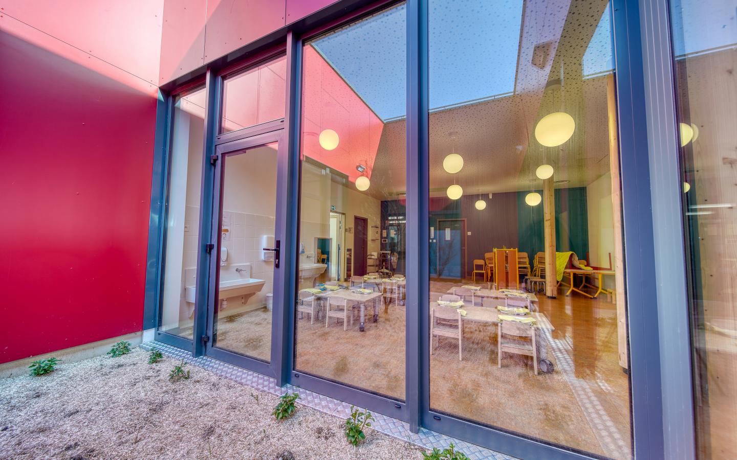 Le Centre de Loisirs, construction neuve à La Ferché Gaucher réalisée avec des menuiseries K-LINE.