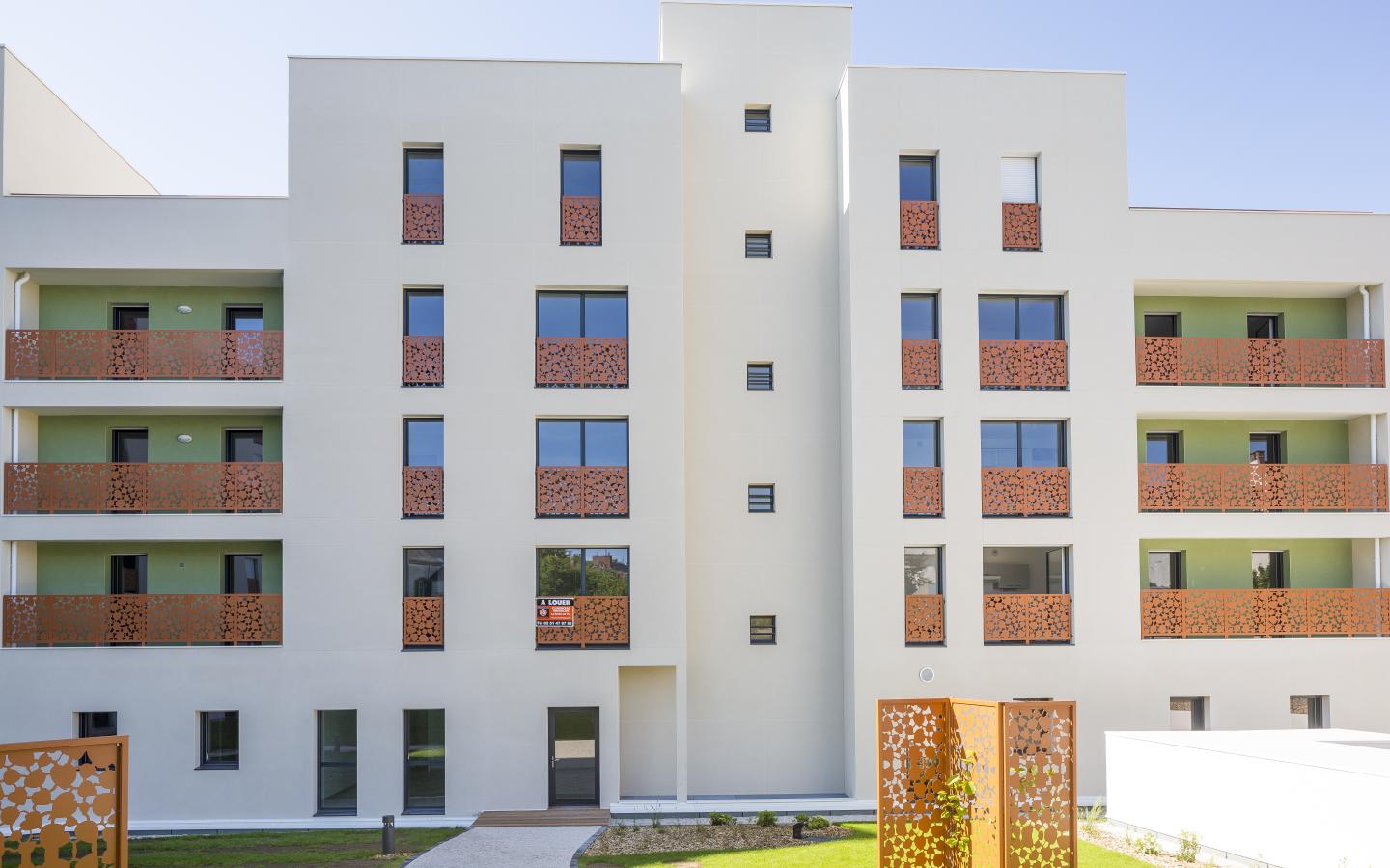 Le Starella, construction neuve à La Roche-sur-Yon réalisée avec des menuiseries alu K-LINE.