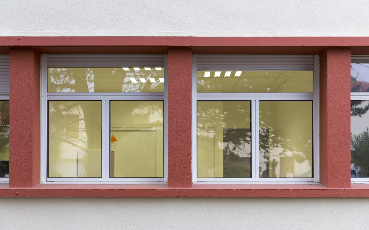 Collège Pierre Fouche, construction neuve à l'Île-de-Tet réalisée avec des menuiseries alu K-LINE.