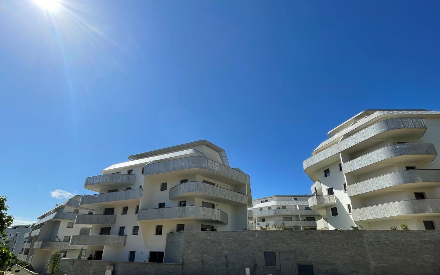 Parc Saint-Etienne, construction neuve à Bayonne réalisée avec des menuiseries alu K-LINE. 