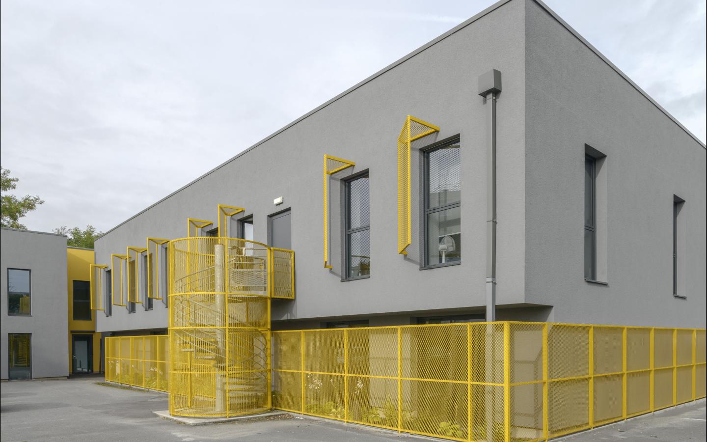 Maison Départementale des Solidarités, construction neuve à Arpajon réalisée avec des menuiseries alu K-LINE.