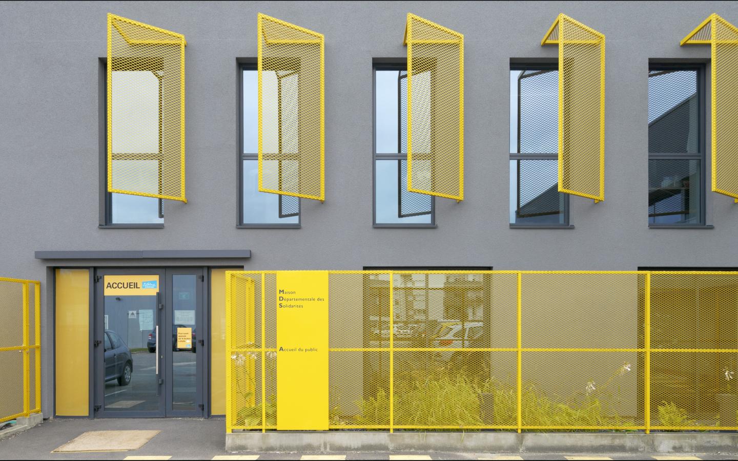 Maison Départementale des Solidarités, construction neuve à Arpajon réalisée avec des menuiseries alu K-LINE.