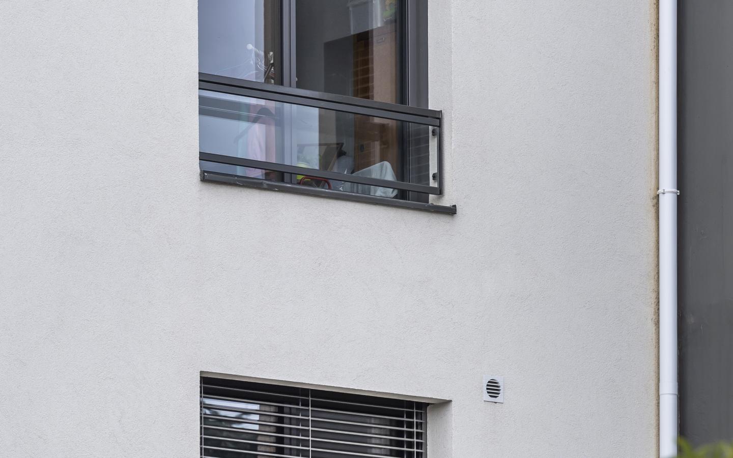 Comme une excellence, construction neuve à Caluire-et-Cuire réalisée avec des menuiseries alu K-LINE. 