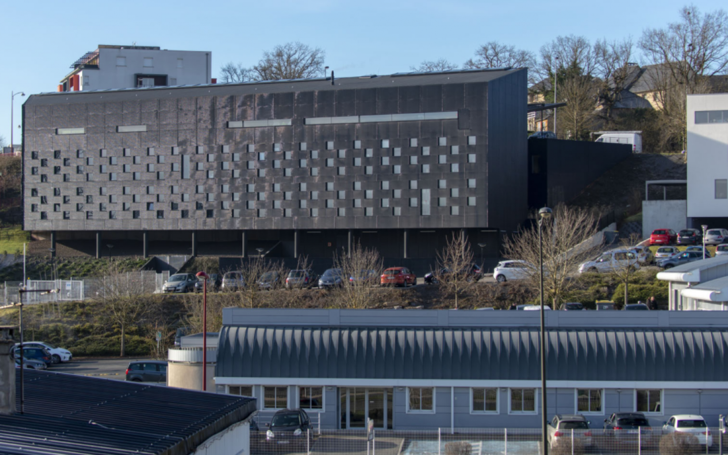 Verdié Voyages, construction neuve à Rodez réalisée avec des menuiseries alu K-LINE.