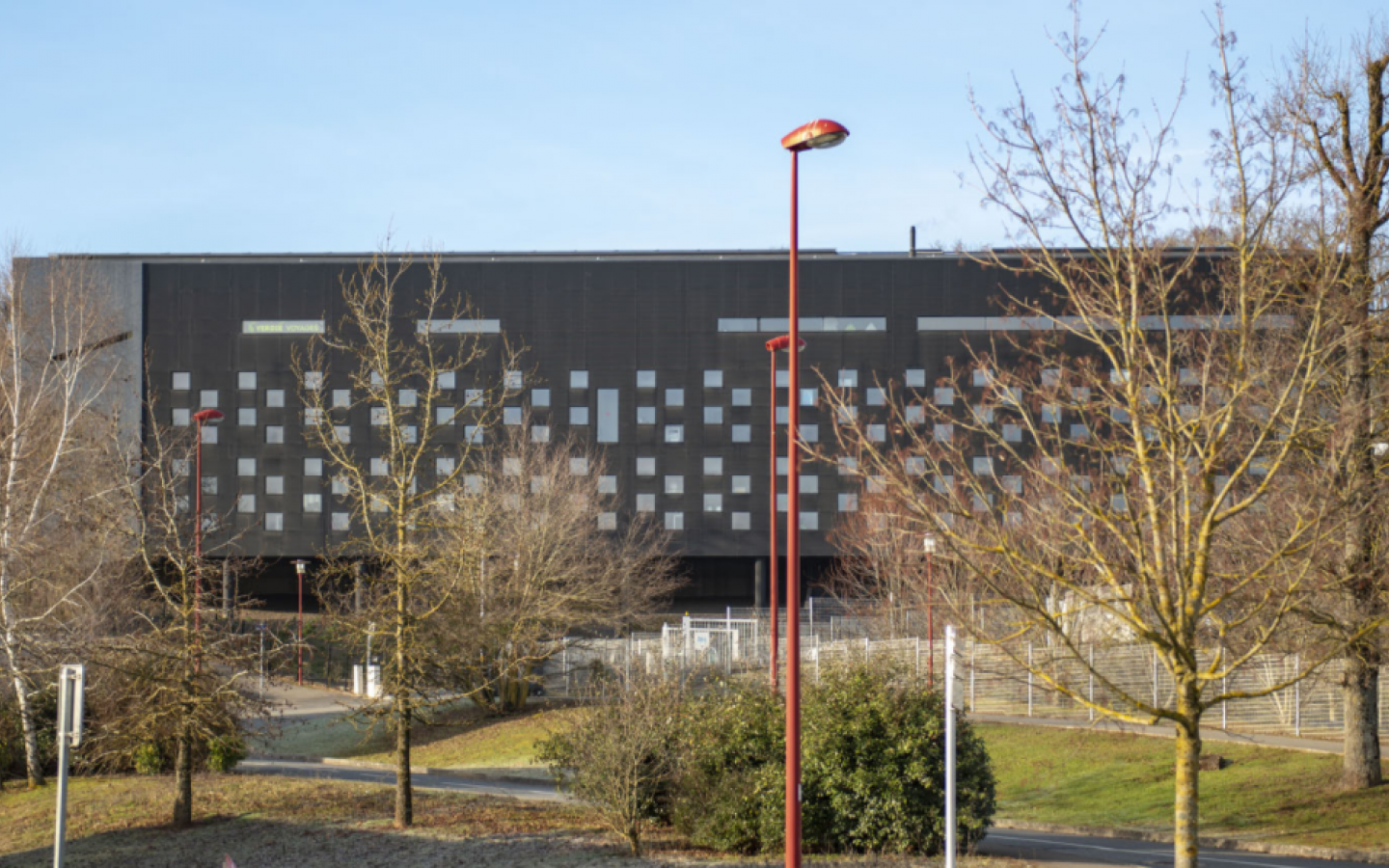 Verdié Voyages, construction neuve à Rodez réalisée avec des menuiseries alu K-LINE.