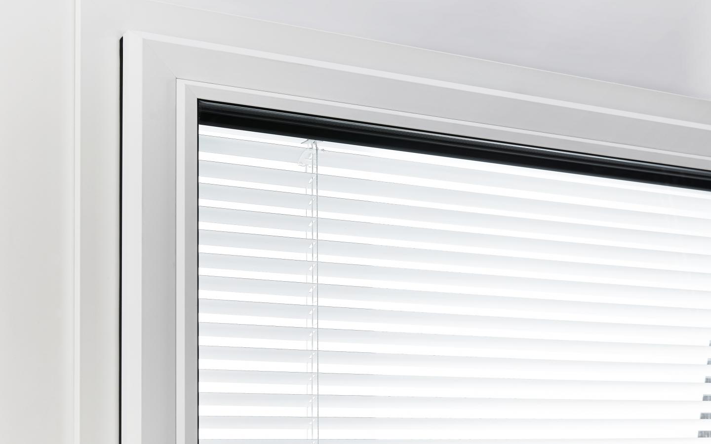 Fenêtre-aluminium-store-intégré-kline