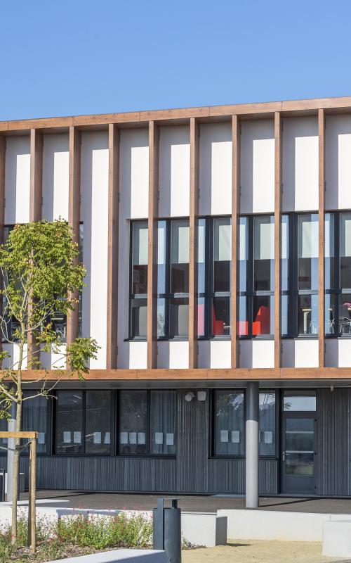 Collège Charles Milcendeau, construction neuve à Challans réalisée avec des menuiseries alu K-LINE.