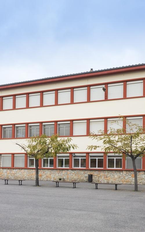 Collège Pierre Fouche, construction neuve à l'Île-de-Tet réalisée avec des menuiseries alu K-LINE.